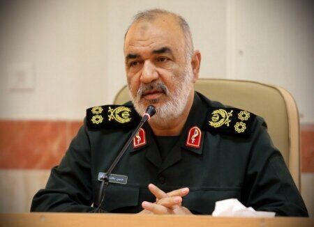 قائد الحرس الثوري: التدخلات الأمریكية أودت بحياة نحو 8.5 ملايين شخص