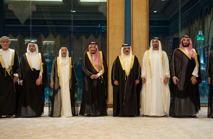 مصادر تتحدث عن نقل القمة الخليجية من أبو ظبي إلى الرياض