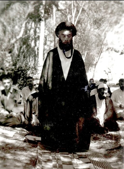 ایة الله دستغیب..معلم الاخلاق وشهيد المحراب