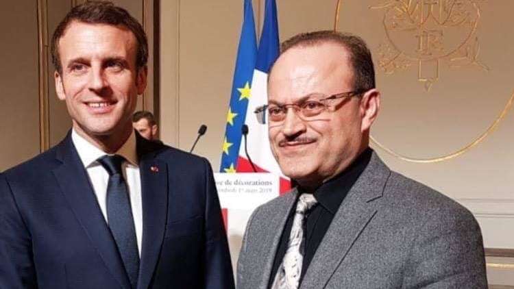 ماكرون يكرم طبيبا سوريا أنقذ مريضا من الموت في فرنسا (صور)