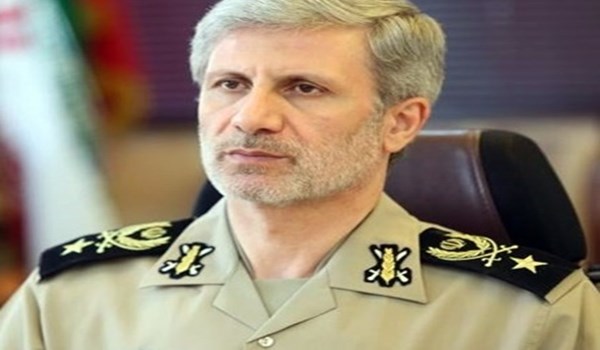 وزير الدفاع الايراني: جيشنا سجل صفحة ذهبية اخرى بإغاثته للمنكوبين بالسيول