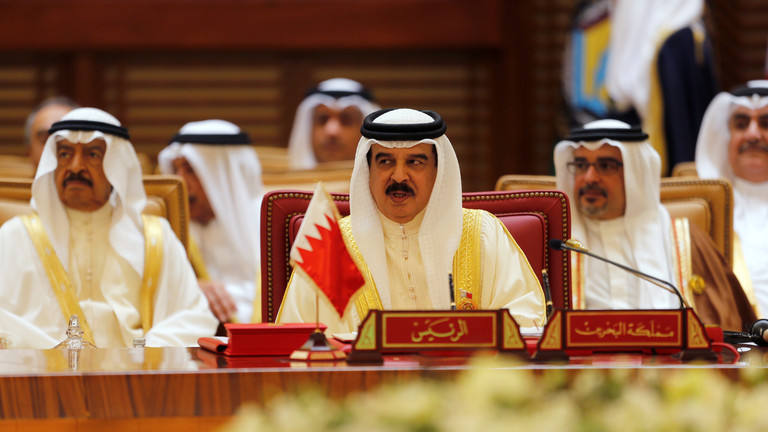 العاهل البحريني يلغي أحكاما بإسقاط الجنسية عن 551 متهما