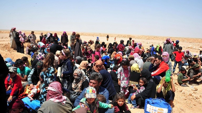 مركز المصالحة الروسي: أكثر من 500 شخص غادروا مخيم الركبان في سوريا