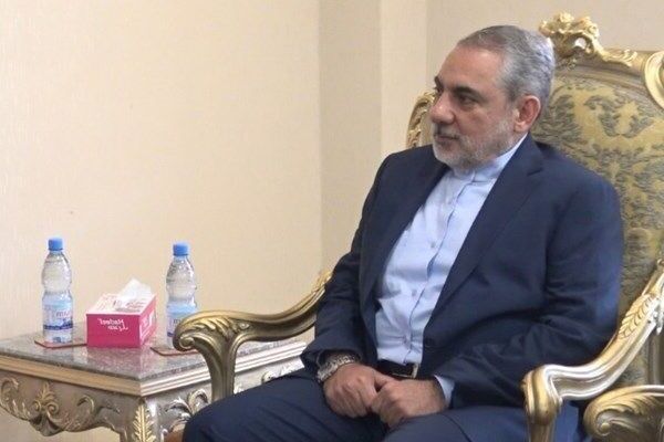 سفير ايران في اليمن: لاميركا دور اساسي في الجرائم ضد شعوب المنطقة خاصة الشعب اليمني