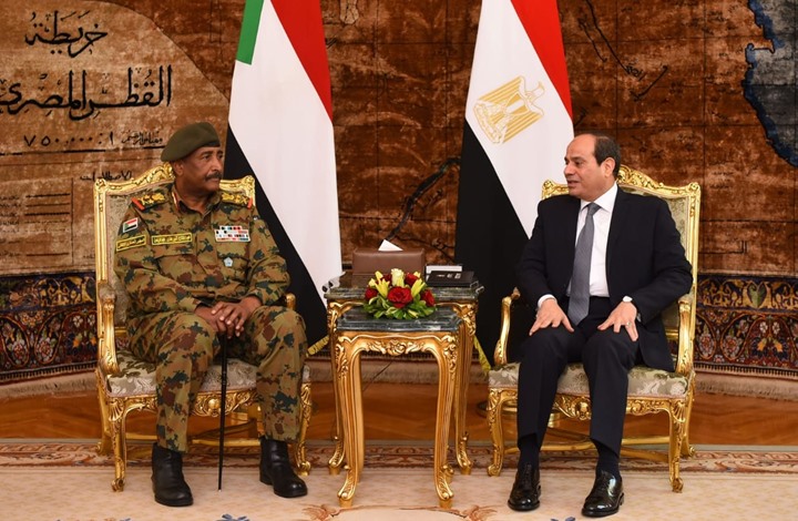 مستشرق إسرائيلي: البرهان يرى السيسي نموذجه في التطبيع