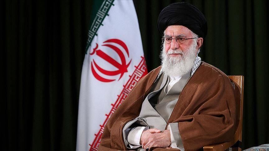 قائد الثورة الاسلامیة یشید بمبادرة تکریم الشهداء وقدامی المقاتلین