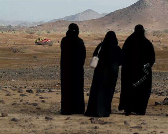 مغامرات فى جبال وعرة... فعاليات رالى دكار لسباق السيارات فى السعودية