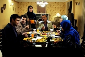 نشست نقد و بررسی مجموعه تلویزیونی " تکیه بر باد" در فرهنگسرای اندیشه