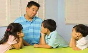 این 7 جمله مخرب را هرگز به کودک تان نگویید