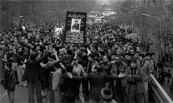 19 دی سالروز تجلی محوریت ولایت در اداره کشور است
