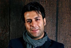 حسن معجونی و مجید واشقانی روی صندلی "رادیو 7" می نشینند
