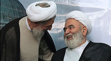 رهبرانقلاب فرمودند در‌ طوفان‌ها خودتان را به آیت‌الله خوشوقت وصل کنید/ايشان فوق آن چيزهايي است كه ما فكر مي‌كنيم