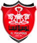 تمرین سبک سرخپوشان نوجوان در محوطه هتل