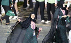 کشیدن دیوار بین فروشنده های زن و مرد در مغازه های عربستان