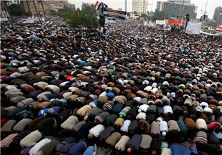 پیروزی انقلاب اسلامی ایران، تولد دوباره امت اسلام بود