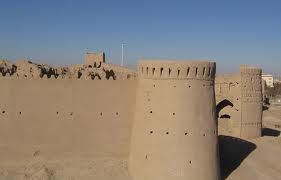 در حريم ارگ انار ساخت و سازي صورت نگرفته است