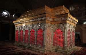 قطعات ضریح جدید امام حسین(ع) نانوکاری می‌شود