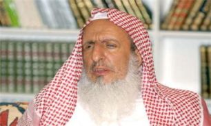 انتقاد روزنامه سعودي از فتواهاي مضحکانه علماي وهابي عربستان