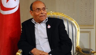 محکومیت قتل رهبر مخالف دولت تونس از سوی بان کی مون/تأکید بر ادامه دوره انتقالی دموکراتیک