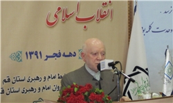مطرح کنندگان مکتب ایران و غربی خائن هستند / مطرح کردن مکتب ایرانی با ایدئولوژی پهلوی مطابقت دارد