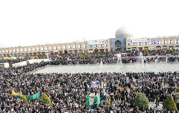حضور حماسی مردم ایران در جشن پیروزی انقلاب تن دشمن را به لرزه در آورد