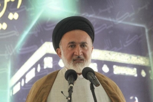 نظام در مقابل سیاست‌های خصمانه مستکبران ایستادگی می‌کند