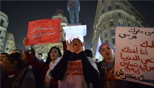 پاسخ زنان مصری به گستاخی شیخ سلفی+تصویر