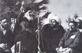 جایگاه سخنرانی امام خمینی(ره) در بهشت زهرا و اولین نماز جمعه تهران ثبت ملی می شود