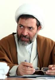 باید با شناخت عوامل ممانعت کننده وحدت، برای تقویت اتحاد بیش از پیش شیعه و سنی گام برداشت