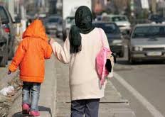 اعطاي فرزند به دختران مجرد از اساس اشتباه است