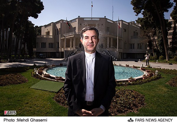 عکس یادگاری مشایی با پاستور !