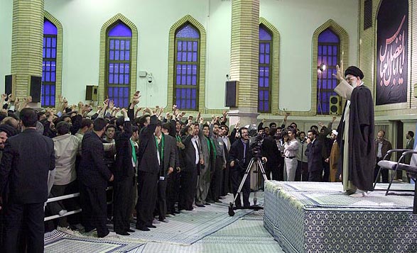 تصویب اولین سند گفتمان جنبش دانشجویی مسلمان توسط رهبر انقلاب