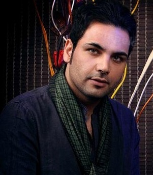 مجری محبوب تلوزیون برنامه تحویل سال را اجرا می‌کند
