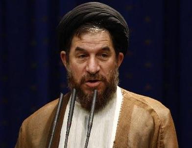 مصافحه‌ای بین احمدی‌نژاد و مادر چاوز مشاهده نکردم/عکس منتشر شده به دنبال القاء این مورد است