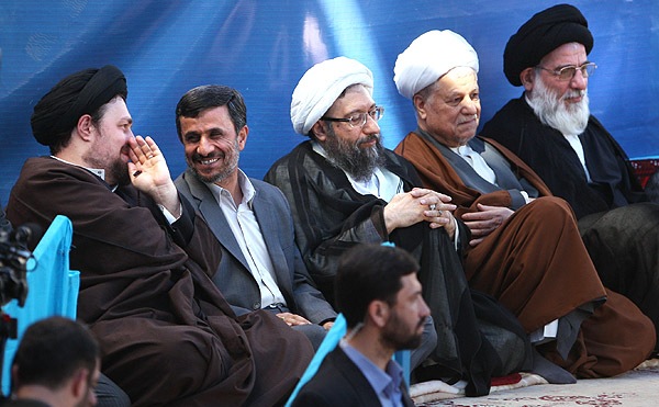 پچ پچ و خنده‌ احمدی‌نژاد و سیدحسن خمینی/عکس