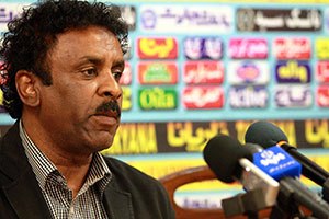 علیرضا فیروزی از سرمربی گری نفت آبادان برکنار شد