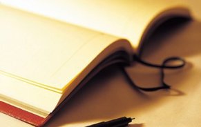 حضور "کاظمی" در کشاکش "سالهای بی‌قرار" در نمایشگاه کتاب