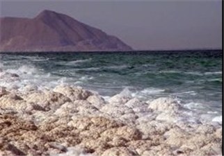 برداشت‌ آب دریاچه ارومیه باید به حداقل ممکن برسد/لزوم جلوگیری از توسعه صنایع پرمصرف