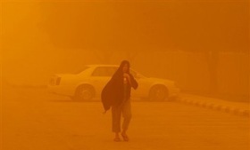 توفان شن در سیستان و بلوچستان مشكلاتی برای مردم ایجاد كرد