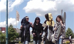 نمادهای بدحجابی نوعی القای فرهنگ است