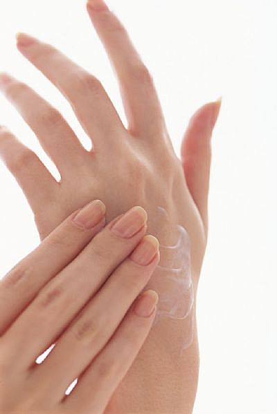 جوش های سفید زیر پوستی Milia چرا و چگونه ایجاد می شوند؟