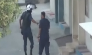 فیلم / شليک گاز اشک آور به درون ساختمانهاي مسکوني