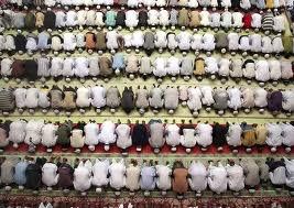 اقامه نماز جماعت به امامت مراجع عظام تقلید درحرم رضوي