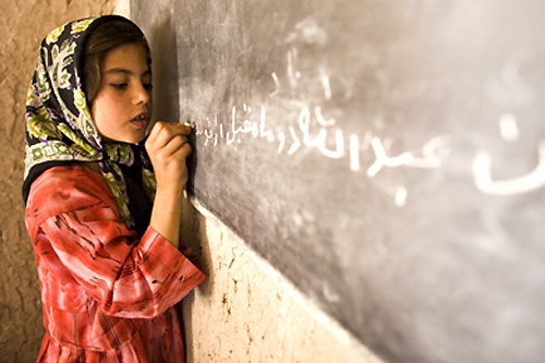 مسموميت بیش از 50 دانش‌آموز دختر در افغانستان
