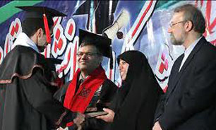 فیلم / حاشیه های جشن فارغ التحصیلی دانشجویان دانشگاه علوم پزشکی تهران