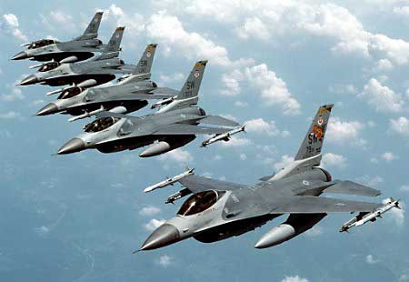 عراق 18 فروند ديگر هواپيماي F16 خريداري مي‌کند