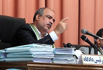 همه كساني كه كيفرخواست دارند در دادگاه حاضرمي‌شوند، حتي اگر مقام مسئول باشند