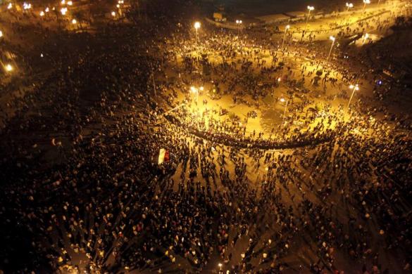 بازگشت آرامش به ميدان التحرير مصر/آتش زير خاكستر براي آغاز اعتصاب سراسري