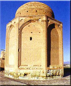 چلپی اوغلی مکان تاریخی شهر سلطانیه همچنان  تعطیل است