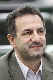 باید روحیه خودباوری و معرفت در دانشگاه ها ارتقا یابد